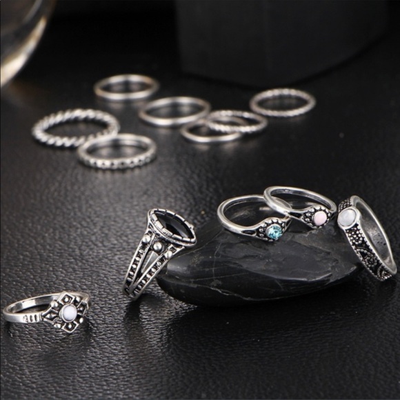 🆕 NWT 10 piece set rings with knuckle rings - Picture 2 of 3